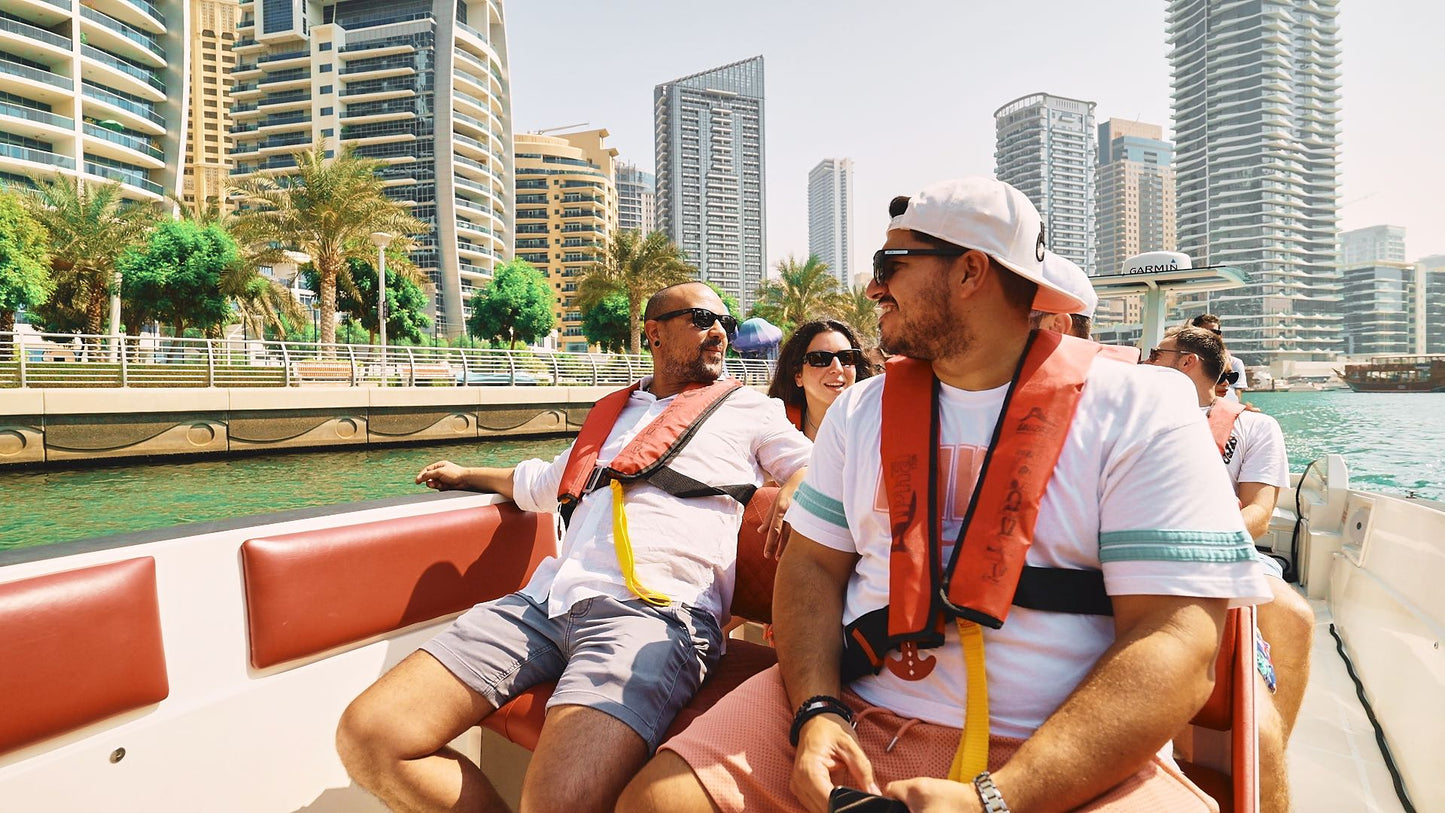 Dubai Marina: tur privat cu barca cu motor Burj Al Arab de 100 de minute