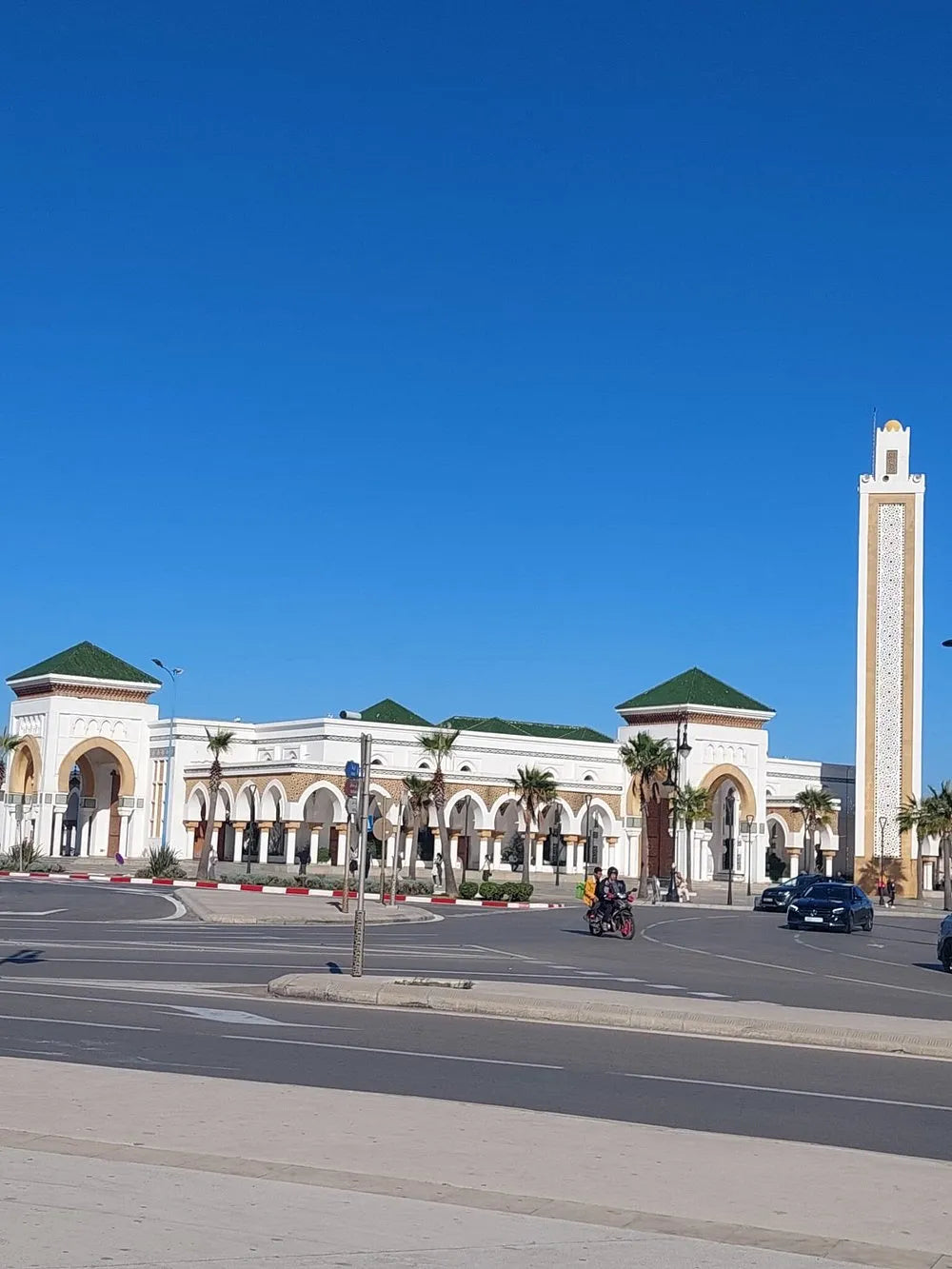 Tanger: Halbtagestour mit Besuch in Asilah und Kamelritt