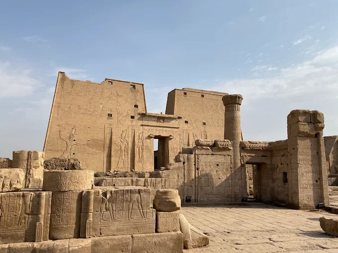 从卢克索出发：2天私人游，前往埃德夫、阿斯旺和阿布辛贝尔