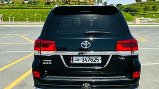 Doha: Toyota Land Cruiser Privéautoverhuur met Chauffeur