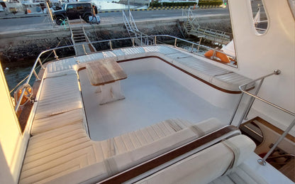Hurghada: Queen of Life Private Boat Snorkeling Trip with Lunch and Soft Drinks