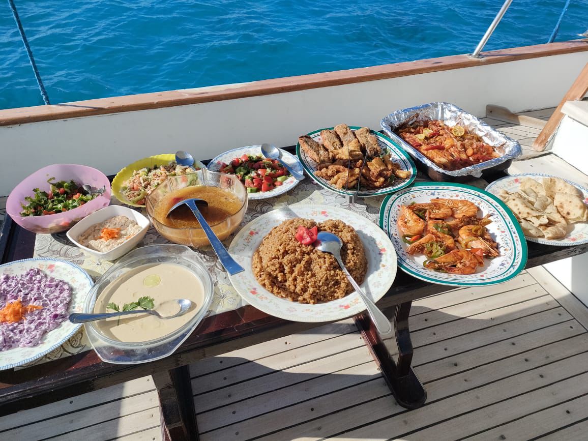 El Gouna: Private Boat Day Trip to Bayoud