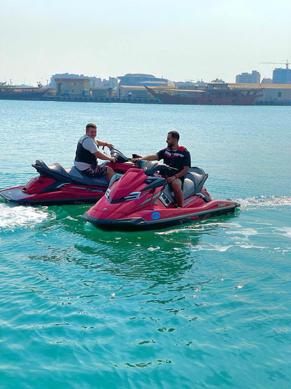 Doha: Jet-Ski-Verleih im Doha Corniche Box Park