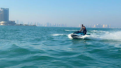 Doha: Jet-Ski-Verleih im Doha Corniche Box Park