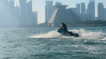 Doha: Jet-Ski-Verleih im Doha Corniche Box Park