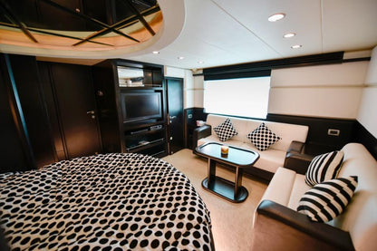 Dubai: BIGBOSS 90ft Yacht Tour