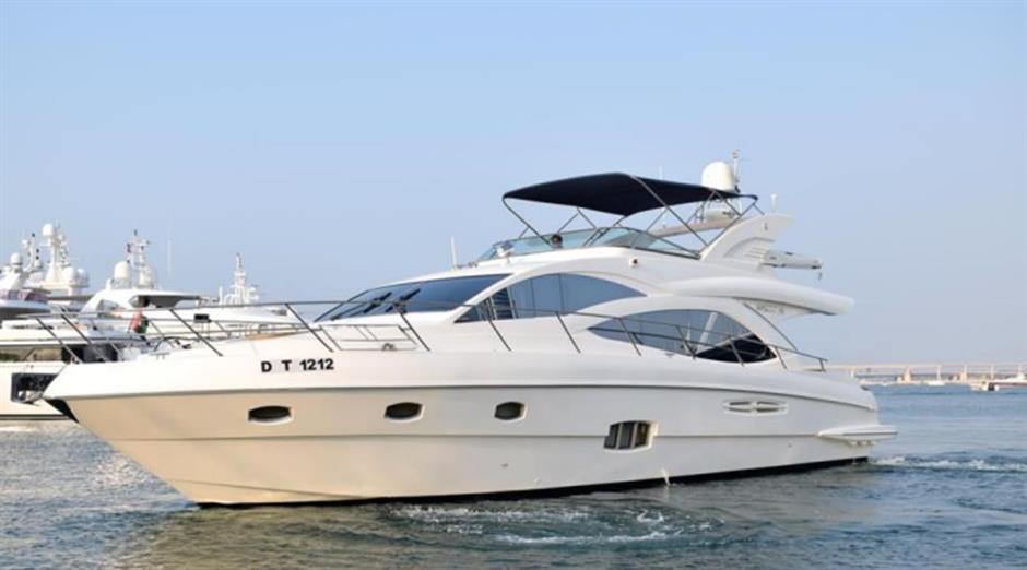 Dubai: privé majesteit 66FT verhuur