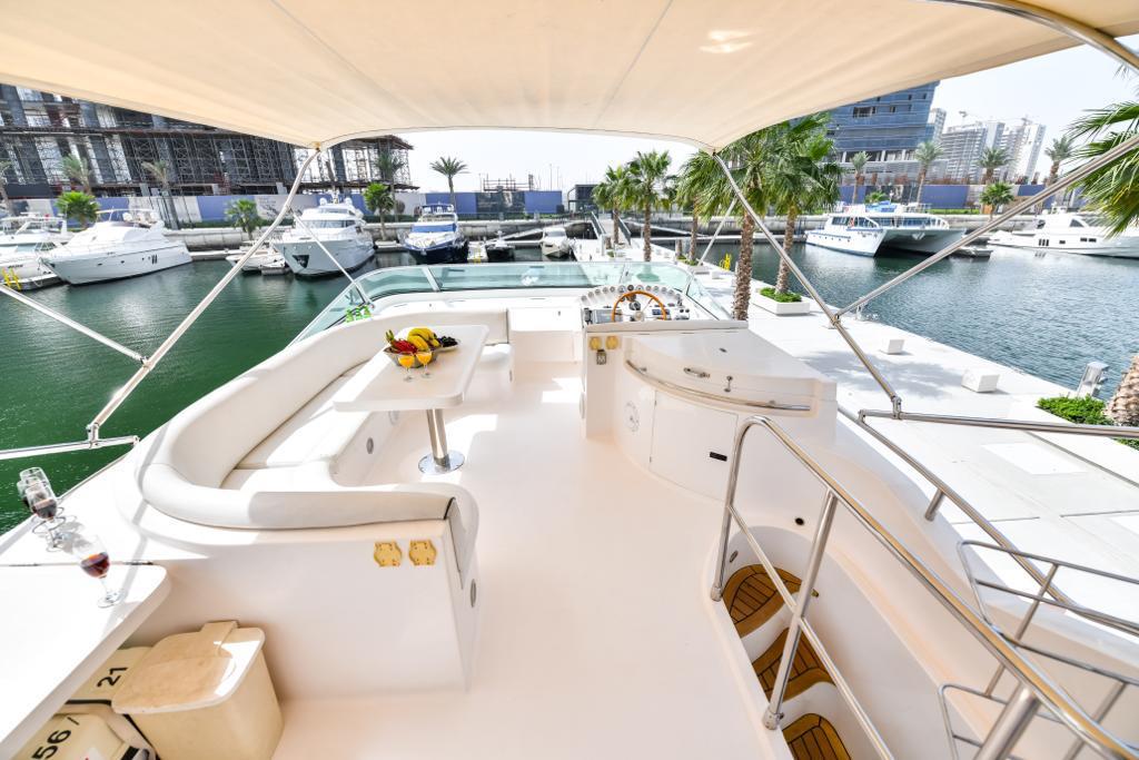 Dubai: privé majesteit 66FT verhuur