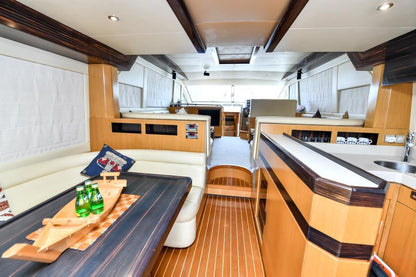 Dubai: privé majesteit 66FT verhuur