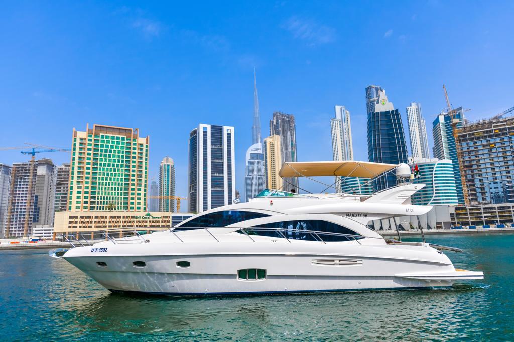 Dubai: privé majesteit 66FT verhuur