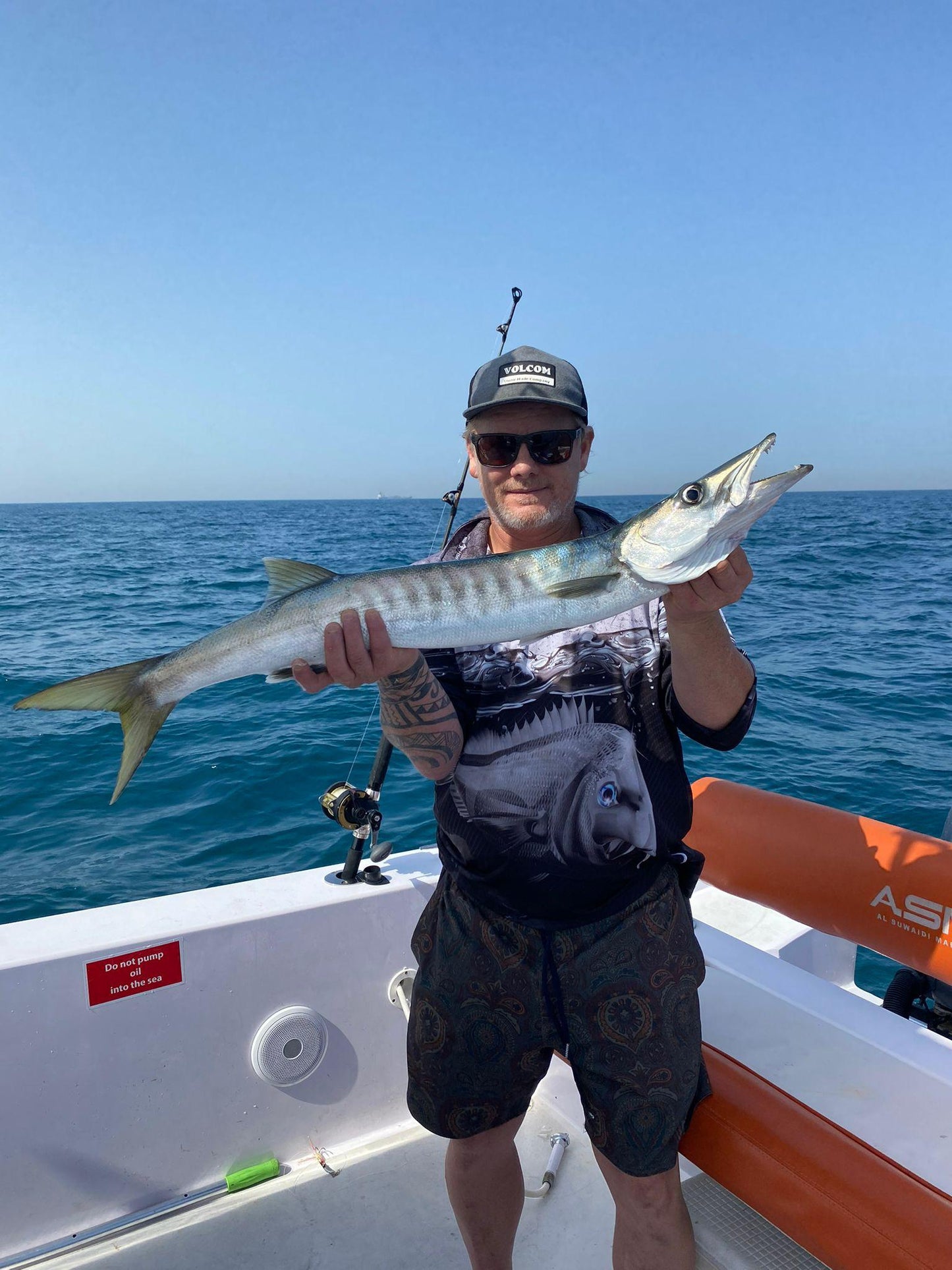 Dubai: Deep Fishing Experience