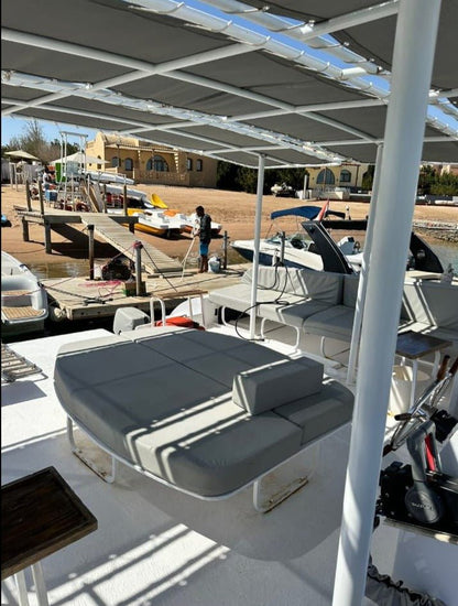 El Gouna: passeio particular de barco em catamarã para Bayoud