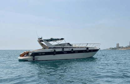 Beirut: Private Yachtvermietung 41 Fuß von La Marina Dbayeh