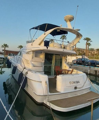 Beyrouth : location de yacht Cohiba de Holiday Beach à la baie de Jounieh