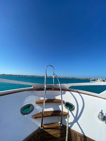 Porto Marina: privéjachttocht met zwemmen en optionele lunch aan de noordkust