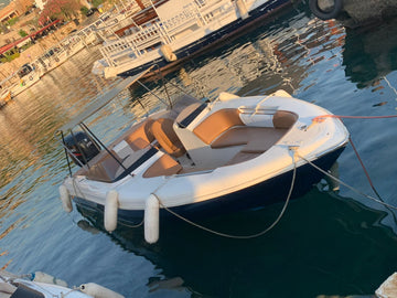 Byblos: Private Speedboat Rental to Jounieh