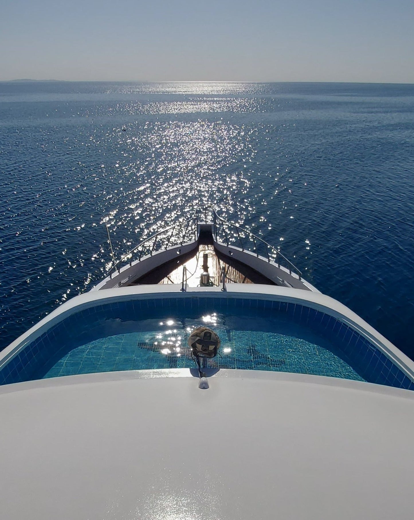 Hurghada : bateau privé Sukkar Royal avec plongée en apnée dans la piscine et déjeuner