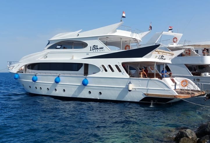 Hurghada : bateau privé Sukkar Royal avec plongée en apnée dans la piscine et déjeuner