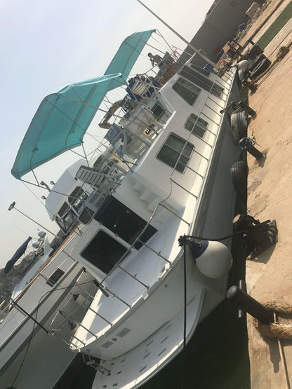 Beirut: Închiriere de iahturi SALIBA de la Holiday Beach la Jounieh Bay