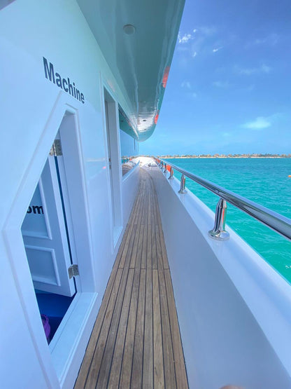 Porto Marina: Paradise Private Yacht Trip met zwemmen en optionele lunch aan de noordkust