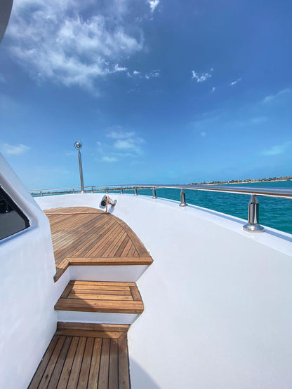 Porto Marina: Paradise Private Yacht Trip met zwemmen en optionele lunch aan de noordkust