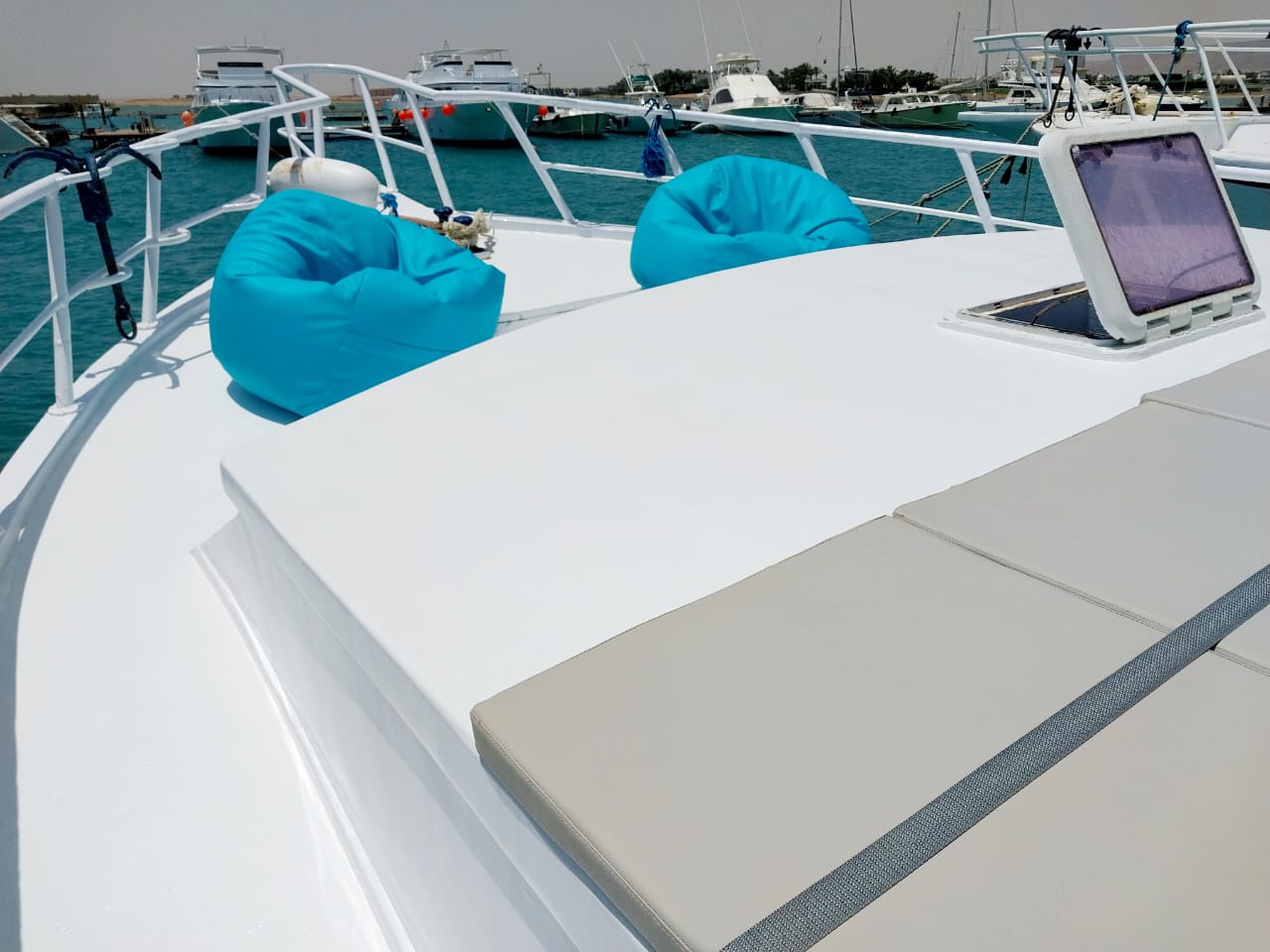 El Gouna: Private Boat Trip to Bayoud or Tawilah Island