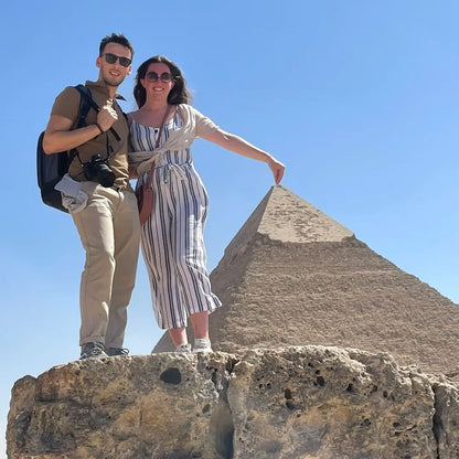 Il Cairo: Tour Guidato Privato di un Giorno delle Piramidi di Giza, Piramide a Gradoni di Saqqara e Menfi