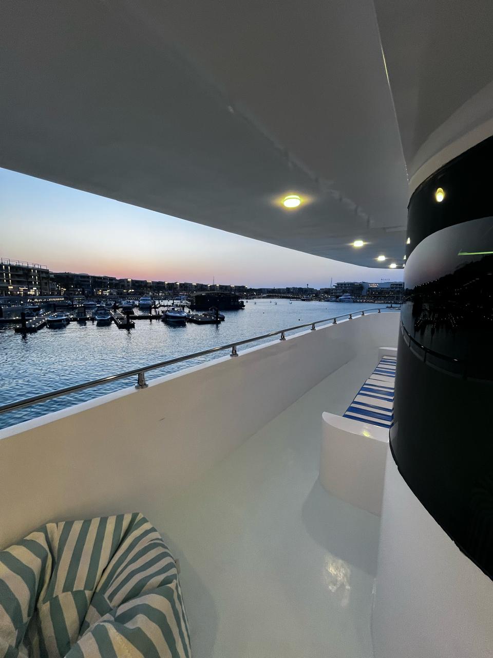 Marassi: Privater Yachtausflug mit Schwimmen und optionalem Mittagessen an der Nordküste