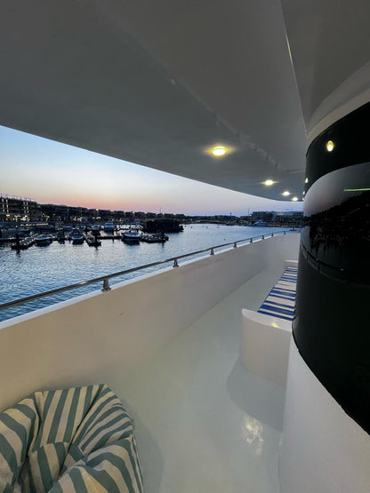 Marassi: Privater Yachtausflug mit Schwimmen und optionalem Mittagessen an der Nordküste