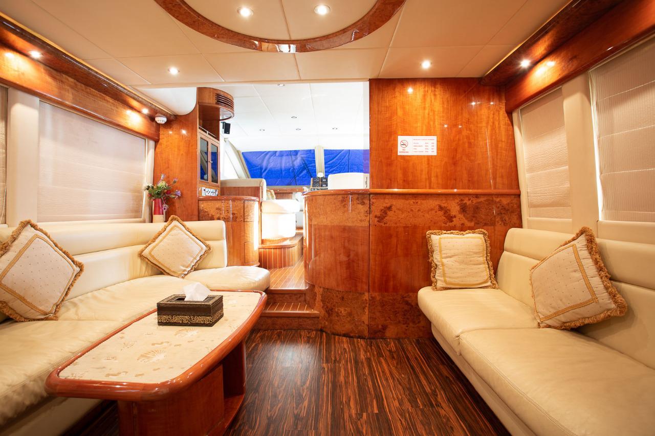 Dubai: Private Majesty 70FT Rental