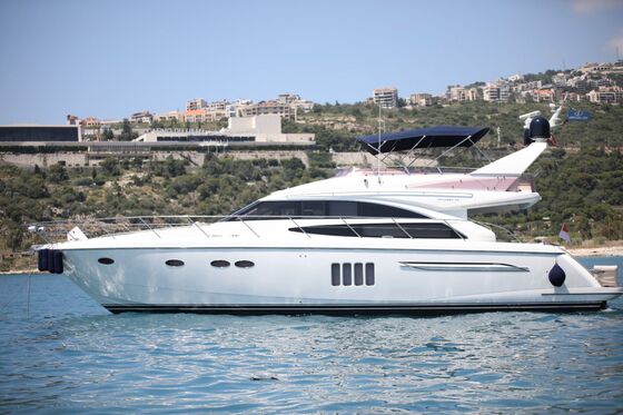Beirut: Princess Yacht-Verleih von La Marina Dbayeh