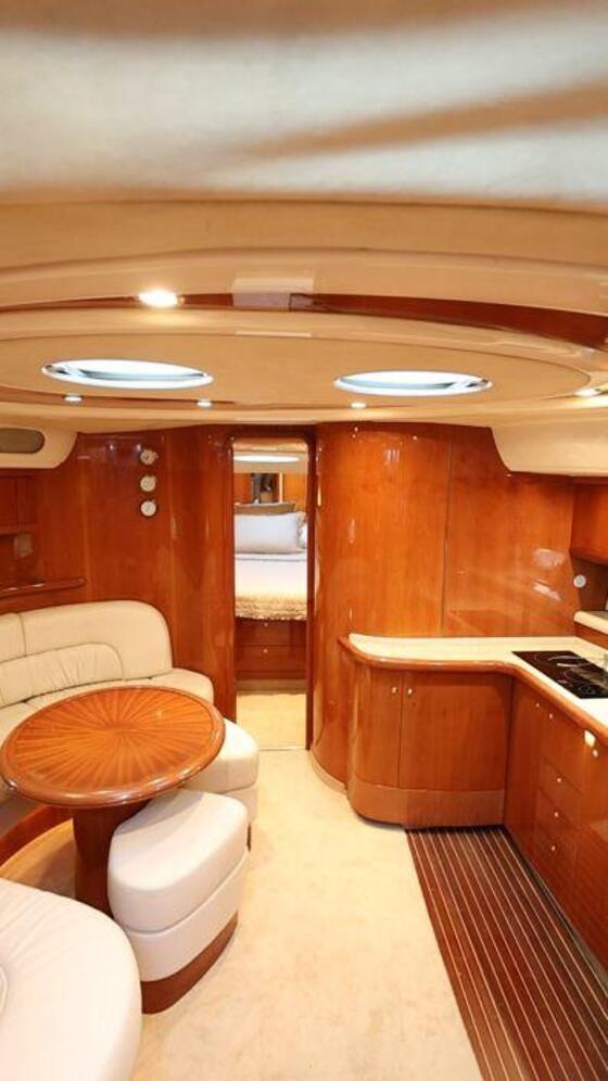 Beirut: Princess Yacht-Verleih von La Marina Dbayeh