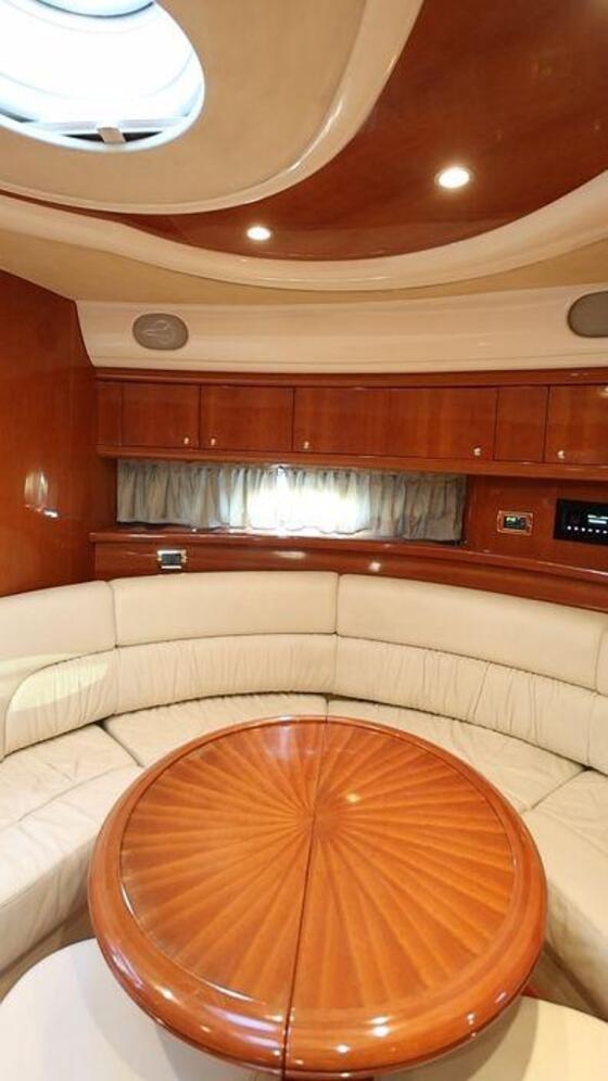 Beirut: Princess Yacht-Verleih von La Marina Dbayeh