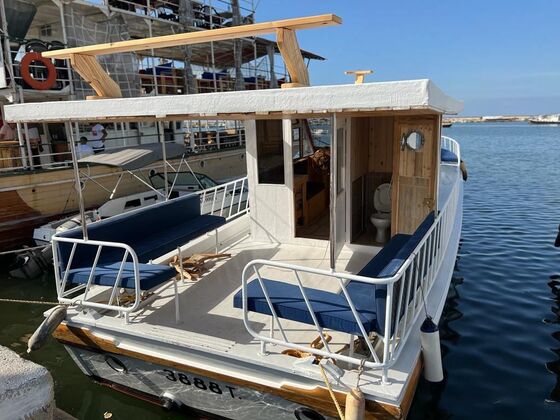 Beirut: Holzbootverleih 35 Fuß von Tripolis nach Rabbit Island oder Palm Island
