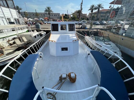 Beirut: Holzbootverleih 35 Fuß von Tripolis nach Rabbit Island oder Palm Island