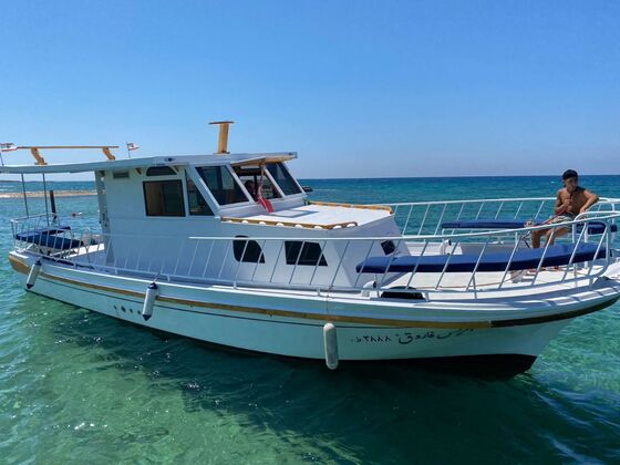 Beirut: Holzbootverleih 35 Fuß von Tripolis nach Rabbit Island oder Palm Island
