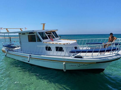 Beirut: Holzbootverleih 35 Fuß von Tripolis nach Rabbit Island oder Palm Island