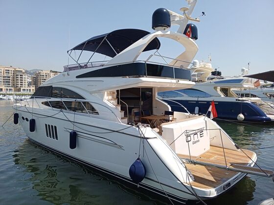 Beirut: Princess Yacht-Verleih von La Marina Dbayeh
