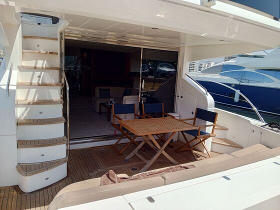 Beirut: Princess Yacht-Verleih von La Marina Dbayeh