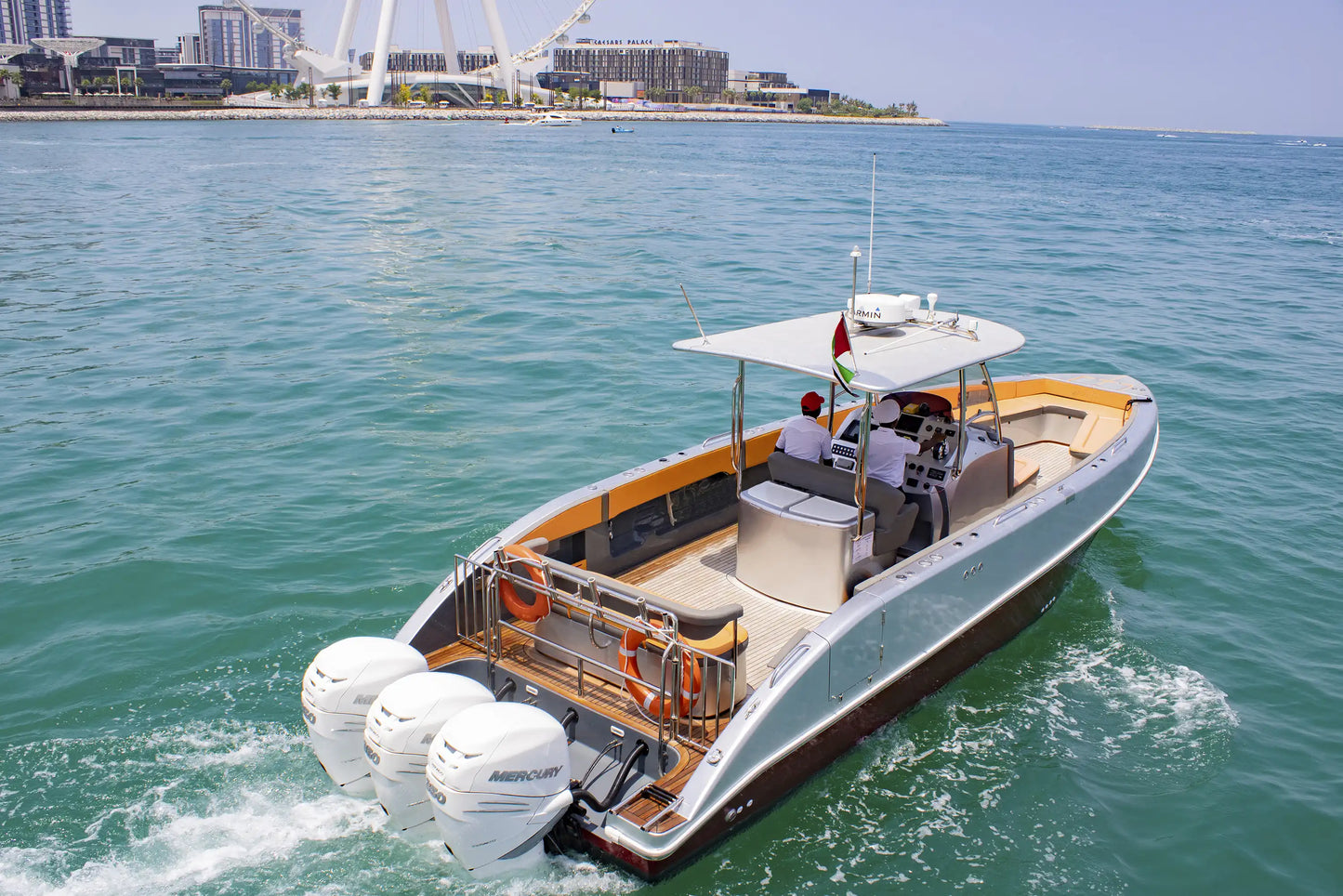 Dubai: Amsca Boat 40 ft • Private Boat Trip