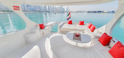 Dubái: paseo en barco privado de 60 pies en Blue Water Boat