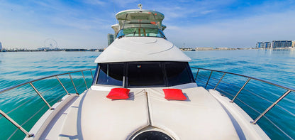 Dubái: paseo en barco privado de 60 pies en Blue Water Boat