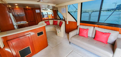 Dubái: paseo en barco privado de 60 pies en Blue Water Boat