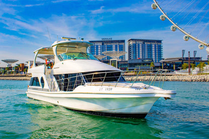 Dubái: paseo en barco privado de 60 pies en Blue Water Boat