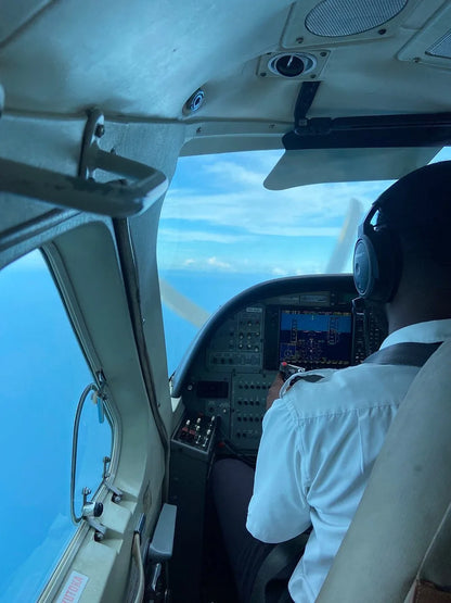 From Zanzibar : Safari aérien d’une journée au parc national de Mikumi