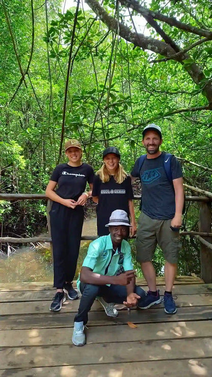 Zanzibar: wycieczka z przewodnikiem do lasu Jozani, jaskini Salaam i na plażę Mtende
