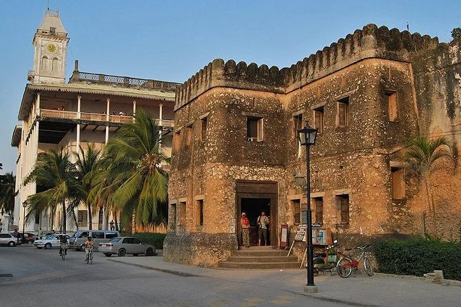 Zanzíbar: tour a pie guiado por el mercado de comida callejera de Stone Town