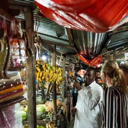 Zanzíbar: tour a pie guiado por el mercado de comida callejera de Stone Town