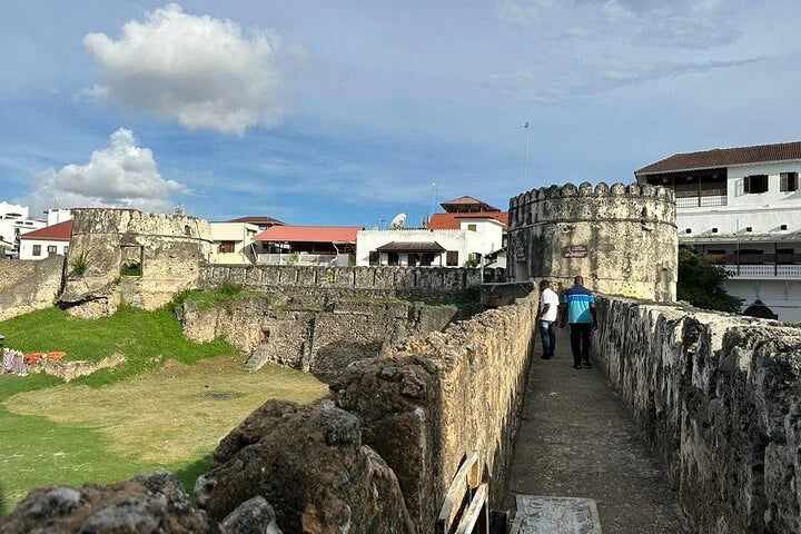 Zanzíbar: tour a pie guiado por el mercado de comida callejera de Stone Town