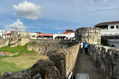 Zanzíbar: tour a pie guiado por el mercado de comida callejera de Stone Town